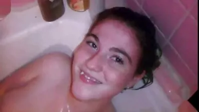 একটি অল্পবয়সী মেয়ে বাংলা sex video একটি কালো পুরুষের সাথে যৌন মিলনের পরে লিঙ্গ থেকে বীর্যপাত