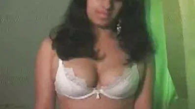 বড় boobs এবং লোমশ গ্রাম বাংলা সেক্স ভিডিও ভগ সঙ্গে লাল মাথা মেয়ে সেক্সের জন্য প্রস্তুত