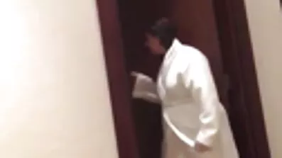 পর্যটক রাশিয়ান স্বর্ণকেশীর বাংলা sex video টুপিতে মোটা লাঠি রাখলেন এবং কাম দিয়ে পূর্ণ করলেন