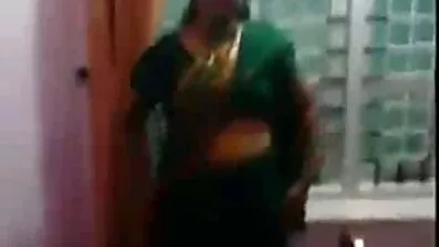 একটি দীর্ঘ শিশ্ন সঙ্গে একটি কালো মানুষ স্টকিংস একটি গভীর পায়ু মধ্যে বাংলা ভিডিও ক্স একটি পাতলা শ্যামাঙ্গিনী দিয়েছেন