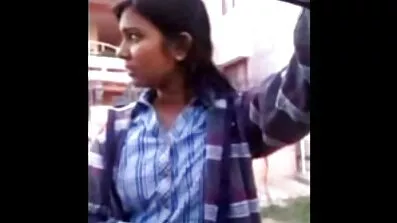 রাশিয়ান মেয়ে সেক্স ভিডিও বেঙ্গলি সেক্স ভিডিও যোনি সময় কাম করার জন্য তার পা উত্তোলন