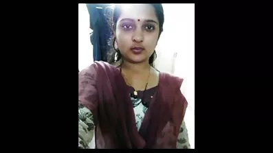 ব্যাস্টি লেসবিয়ানরা সিমুলেটরে জিমে একে অপরের ক্যাপ চাটছে। বাংলা ছেক্স ভিডিও