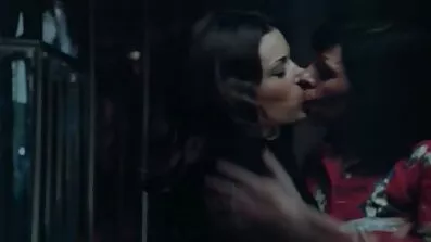 বড় স্তন সহ মা বাংলা হট sex শিক্ষিকা ছাত্রটিকে একটি উলকি দেখিয়েছিলেন এবং নিজেকে ছিঁড়ে যেতে দেন।