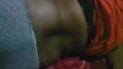 সৎ বোন স্বর্ণকেশী লোকটিকে একটি বড় গাধা দেখিয়েছে এবং বেঙ্গলি সেক্স এক্স ভিডিও যৌনতার জন্য তার পা ছড়িয়ে দিয়েছে।