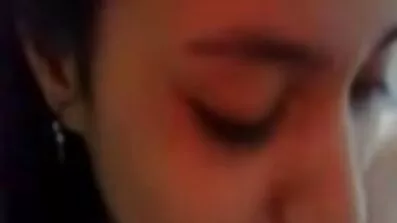 একজন পাতলা এশিয়ান হস্তমৈথুনের পর একজন লোকের সাথে যৌনমিলন করে এবং তার বীর্য গ্রহণ করে। বাংলা সেক্স সেক্স ভিডিও