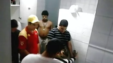 লাল শর্টস পরা কিশোর বাঙ্গালী সেক্স ভিডিও একজন এজেন্টের সাথে কাস্টিং এ fucked পায়