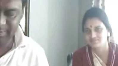 উদ্বিগ্ন স্বর্ণকেশী তার স্বামীর সঙ্গে একটি handjob এবং কঠিন বাংলাদেশি সেক ভিডিও যৌনসঙ্গম সঙ্গে চাপ উপশম