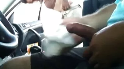 শ্যামাঙ্গিনী একটি উলকি সহ এবং ক্যান্সারের ভঙ্গিতে একটি ব্লোজব দেয় এবং একটি নতুন বন্ধুর বাংলা সেক্স ভিডিও মুভি সাথে চোদাচুদি করে।