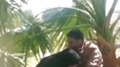 বিছানায় লেসবিয়ানরা পরস্পরকে আলতো করে আদর করে এবং নিজেদের প্রচণ্ড উত্তেজনায় বেঙ্গলি সেক্স এক্স ভিডিও নিয়ে আসে।