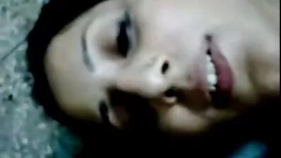 দুই সুন্দরী মেয়ে এক বন্ধুকে ভদ্র গ্রুপ বাংলা সেক্সি বিএফ পর্ন পায়ু দিয়ে দিল