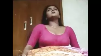 মেয়েটি একটি ব্লোজব তৈরি করেছে এবং পায়ূ যৌনতার জন্য ইমু ভিডিও সেক্স তার পাছা ফ্রেম করেছে এবং শেষ করেছে।