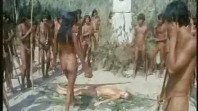 ক্যামেরার লোকটি তার লাল কেশিক সেক্স ভিডিও গান বান্ধবীর সাথে যৌনতার শুটিং করে।