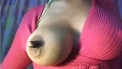 দুটি সরু দুশ্চরিত্রা সনাতে লেসবিয়ান কেয়ার সাজিয়েছে, একটি ডিল্ডো দিয়ে নিজেদেরকে আদর করছে বাংলা চুদাচুদি sex