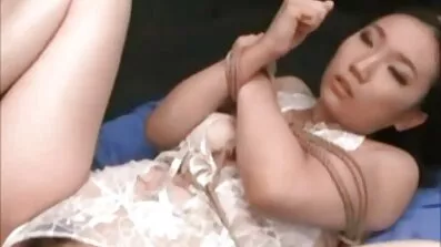 আরাধ্য ভ্যালেন্টিনা ন্যাপি বাইরে একজন লোকের সাথে সেক্স বাংলা হট ভিডিও সেক্স করেছে।