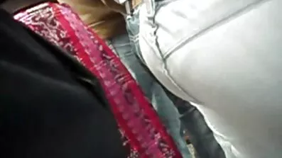 লাল কেশিক মা তার প্রেমিকার বাংলা ভিডিও সেস্ক কাছ থেকে চুষছে এবং কুনির থেকে প্রবাহিত হচ্ছে।