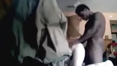 বন্ধুটি তার অনুরোধে তার প্রিয় মেয়েটির পাছায় হার্ড ঠুং বাংলা sax video ঠুং শব্দ করে।